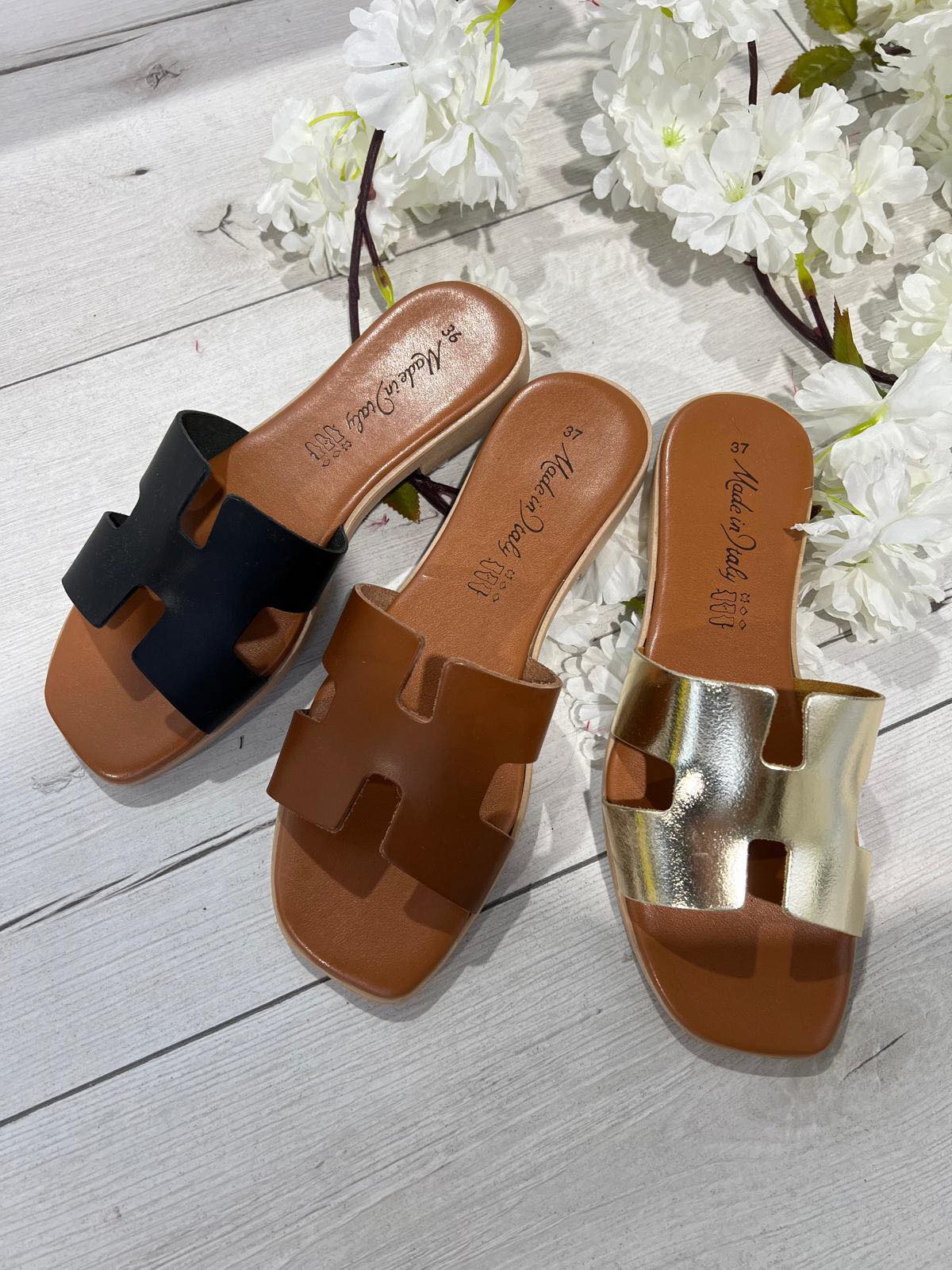 Lapos talpú olasz bőr papucs arany